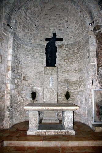 chapel-of-true-cross-helen-statue